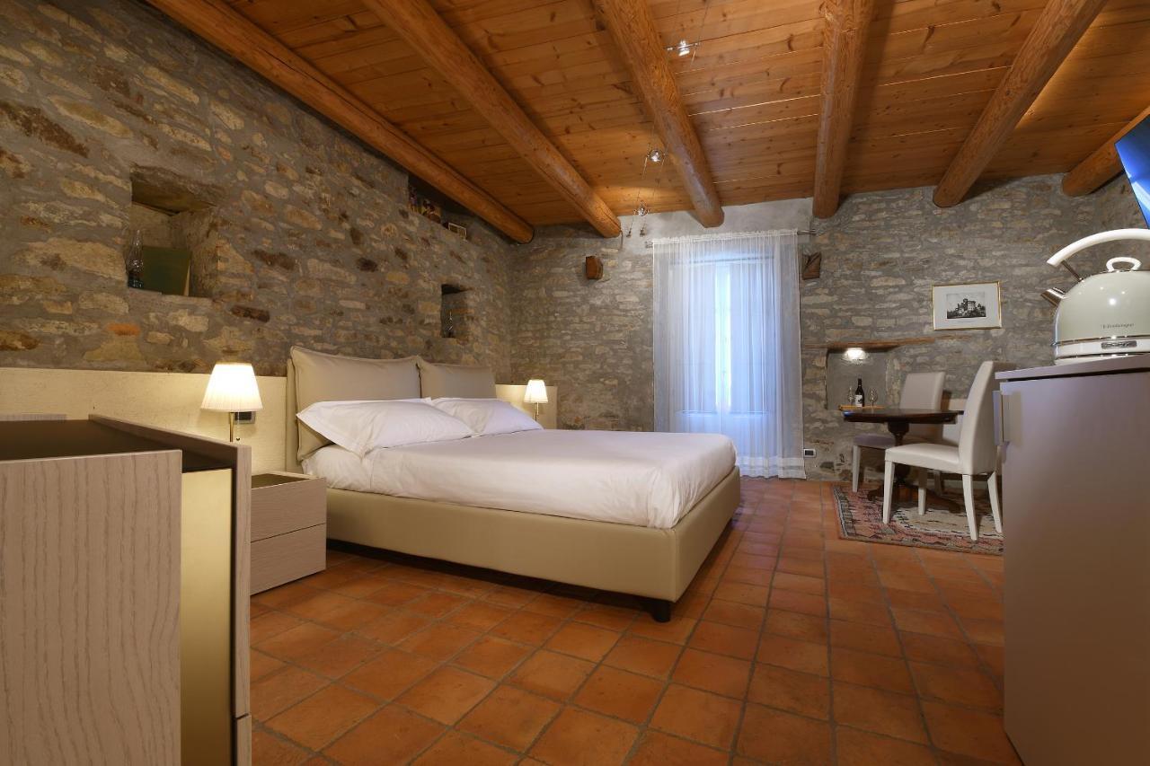 Hotel Ca 'D Calin Casa Nel Borgo Serralunga d'Alba Exterior foto
